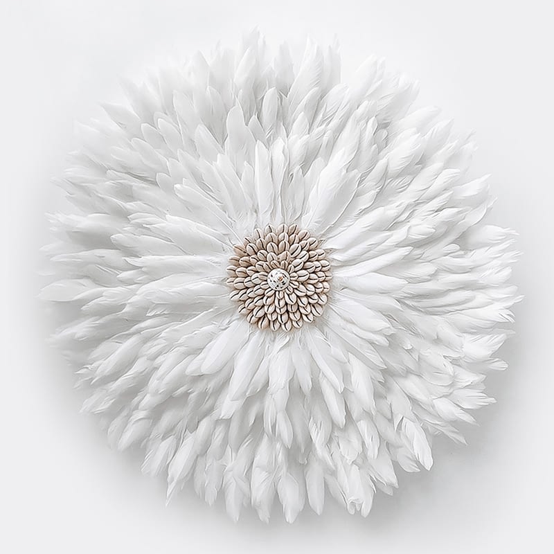 Beliani Modern Feather Round Wall Decor Seashell Centre Accent Juju Hat Light Grey /Ø40 cm Juju